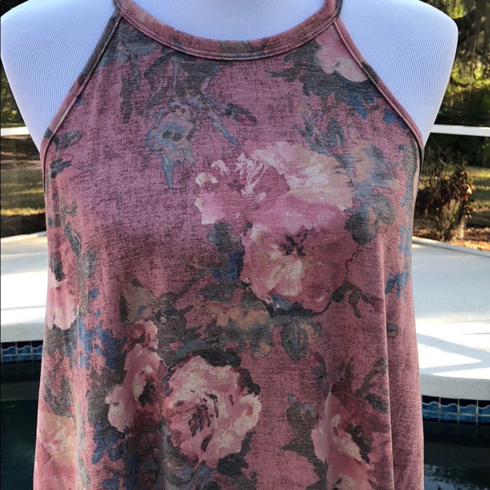 💗LAST ONE MEDIUM 🌹Rose floral print halter top. - Picture 7 of 7